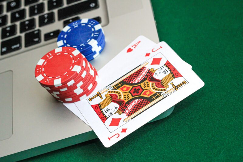 Benefits Of Choosing An Online Casino